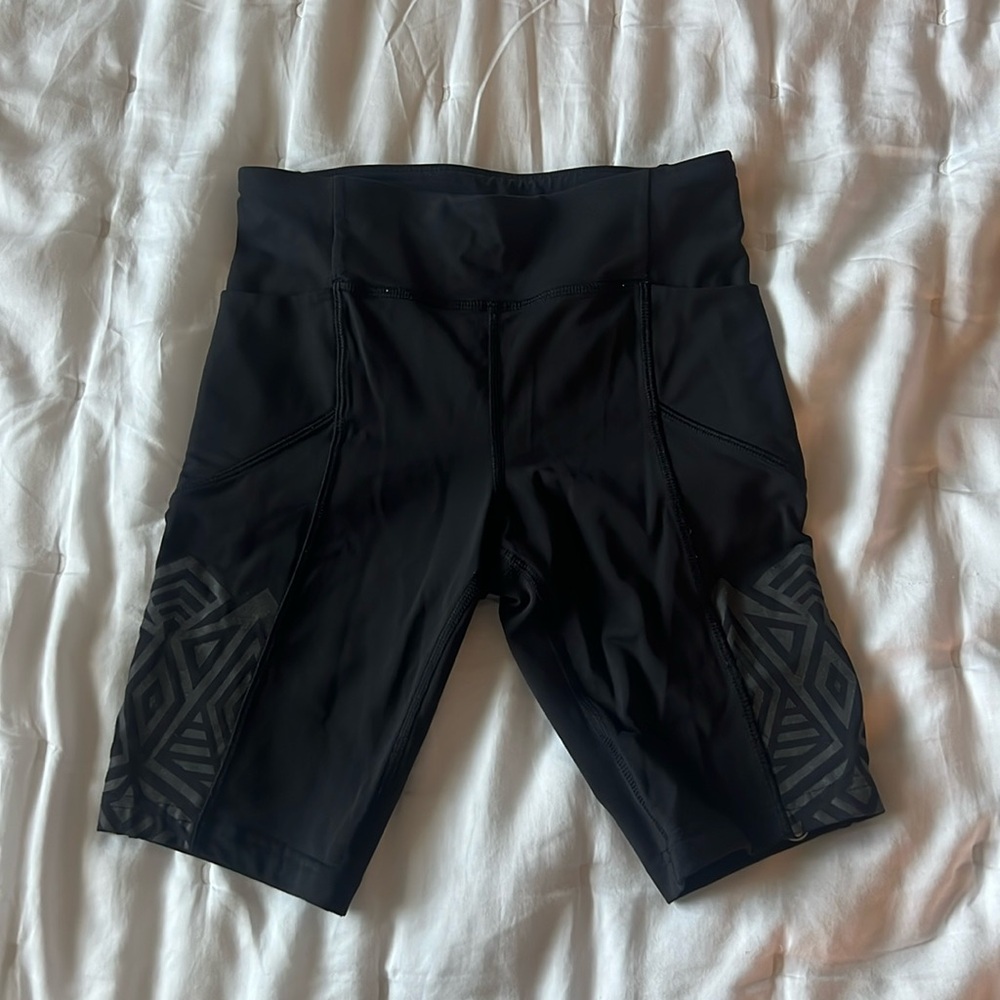 Black lululemon biker shorts